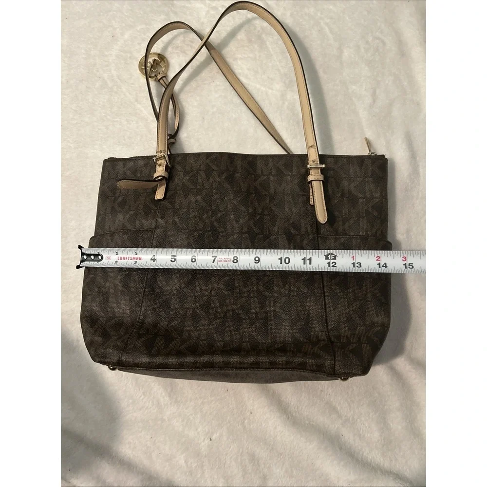 Pre Owned  Michael Kors signature Jet Set East West Top Zip Tote‎